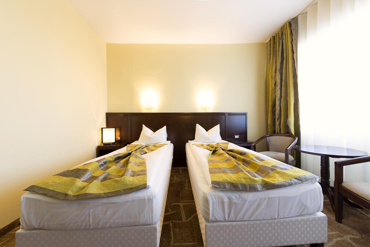 Hotel Parc อัลบายูเลีย ภายนอก รูปภาพ