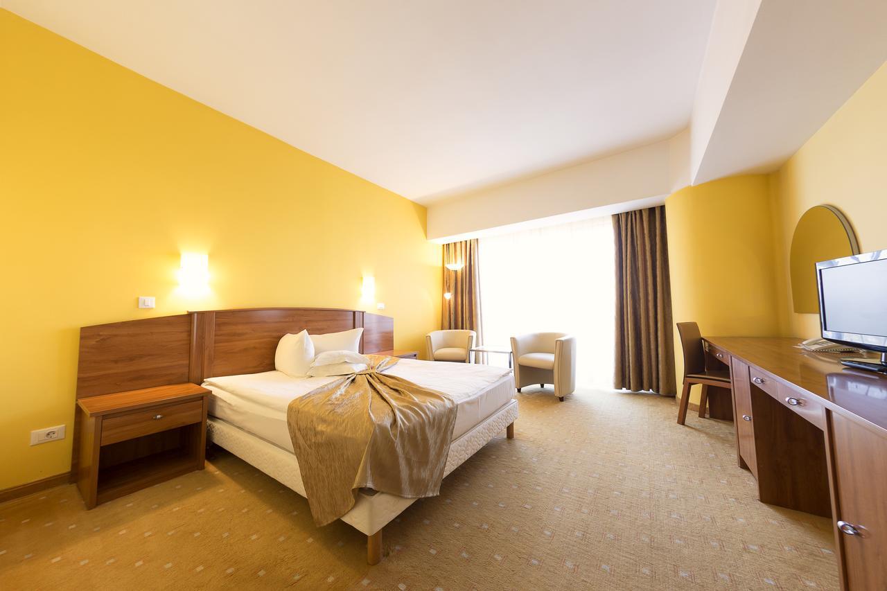 Hotel Parc อัลบายูเลีย ภายนอก รูปภาพ