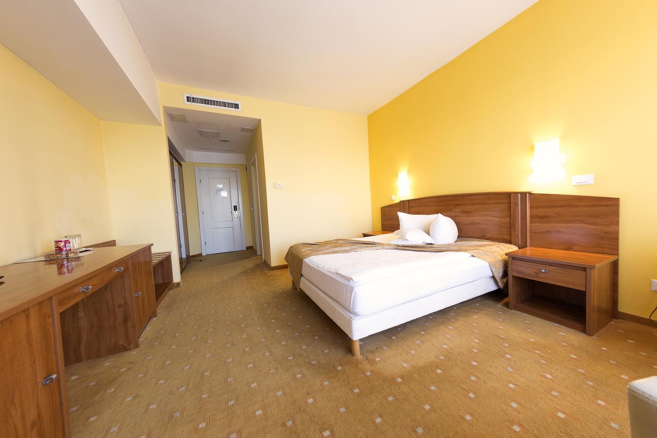 Hotel Parc อัลบายูเลีย ภายนอก รูปภาพ