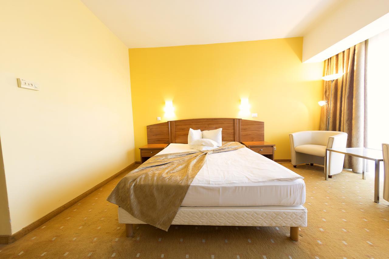Hotel Parc อัลบายูเลีย ภายนอก รูปภาพ