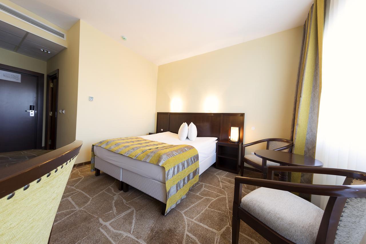 Hotel Parc อัลบายูเลีย ภายนอก รูปภาพ
