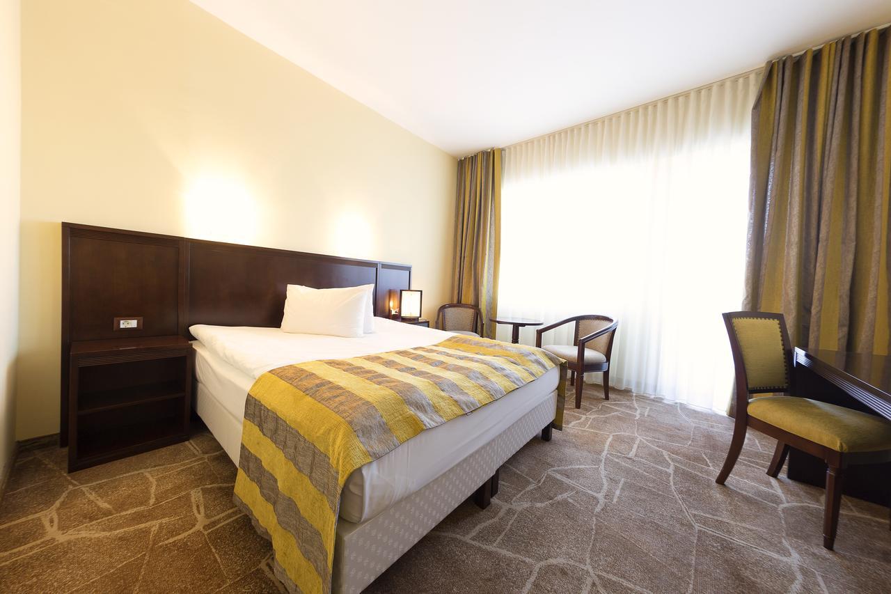 Hotel Parc อัลบายูเลีย ภายนอก รูปภาพ