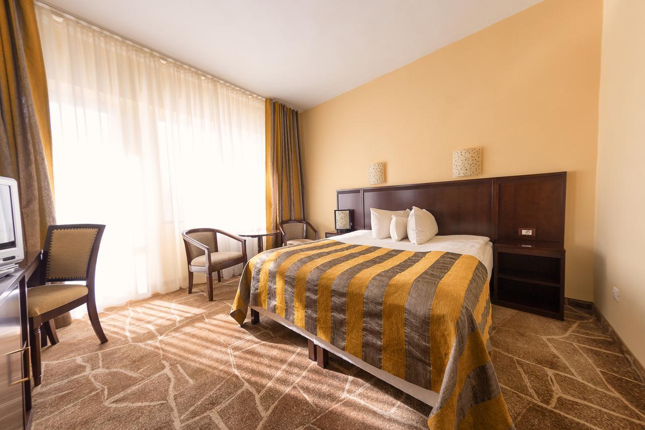 Hotel Parc อัลบายูเลีย ภายนอก รูปภาพ